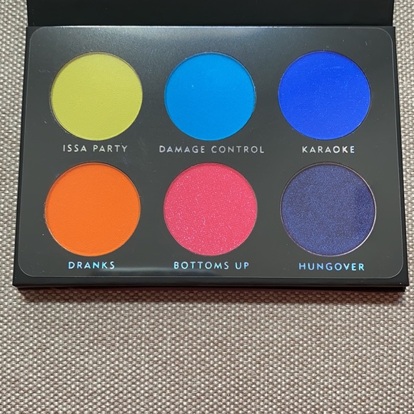 Eyeshadow Bundle - Picture 3 of 4